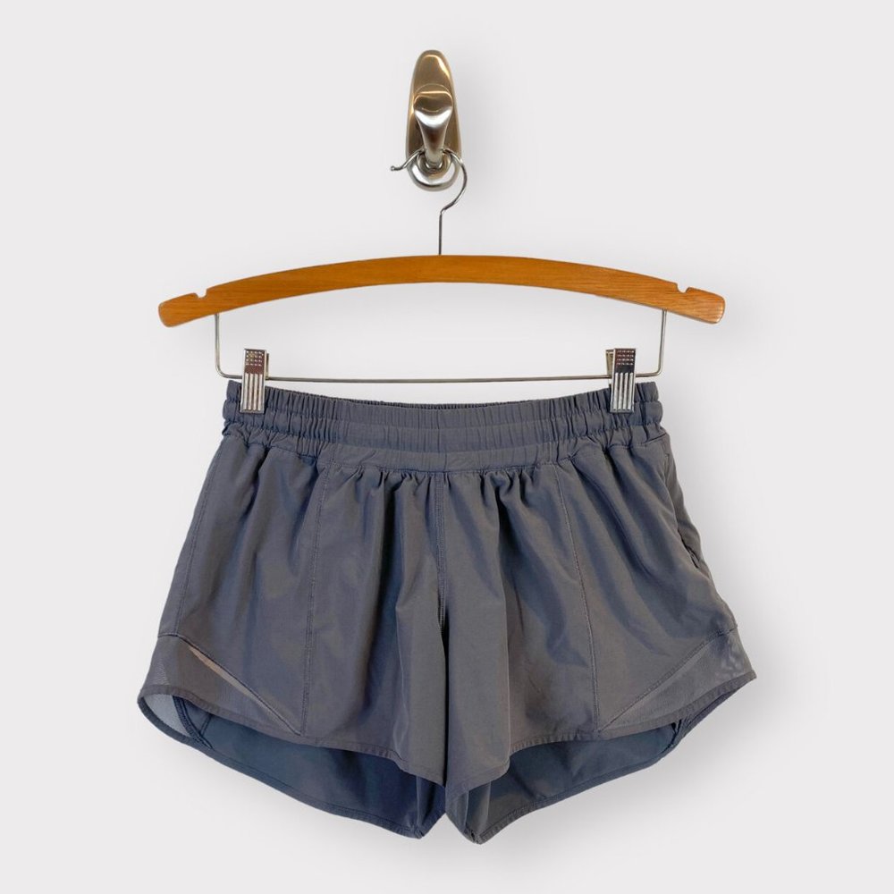 🔴SOLD🔴Lululemon Hotty Hot Short II (Long 4") Dark Carbon - Picture 2 of 5